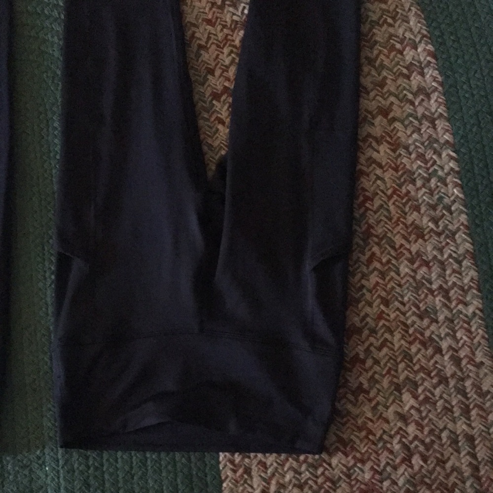 Aerie M black straight leg yoga pants.